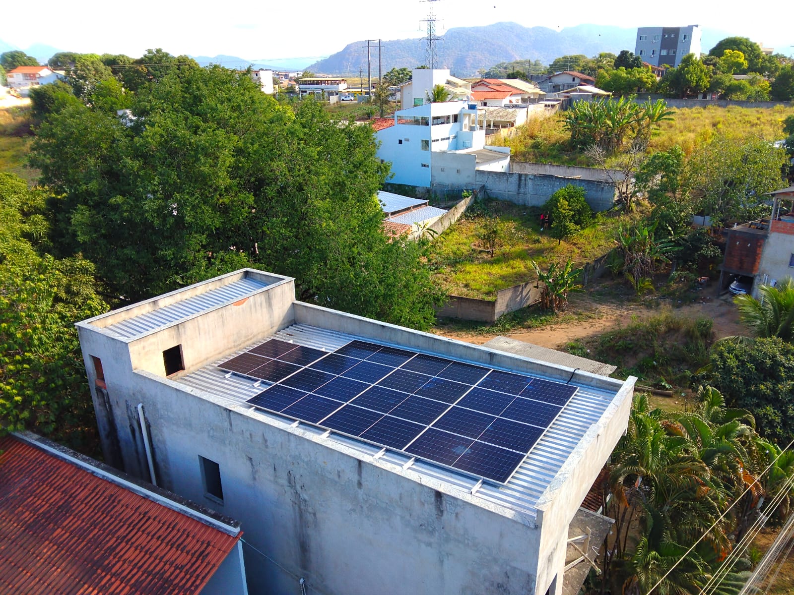 Sistema solar instalado em projeto da TECi9 Solar