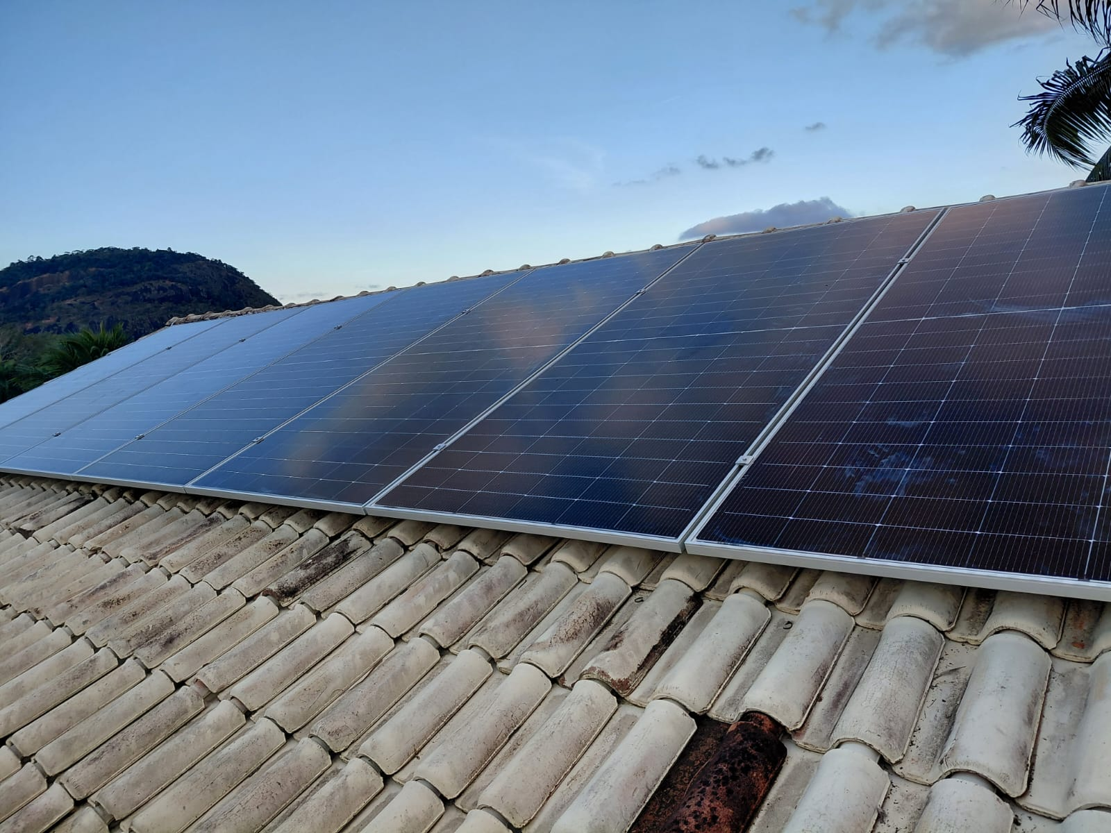 Residência rural com vista para a serra